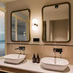 The Social Hub 4*