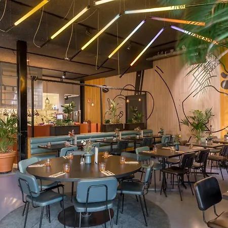 The Social Hub מלון 4*