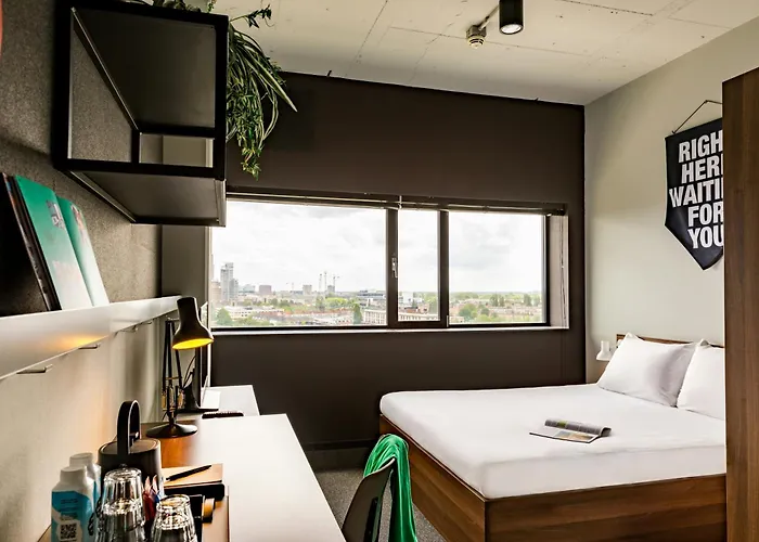 Hotel The Social Hub 4*