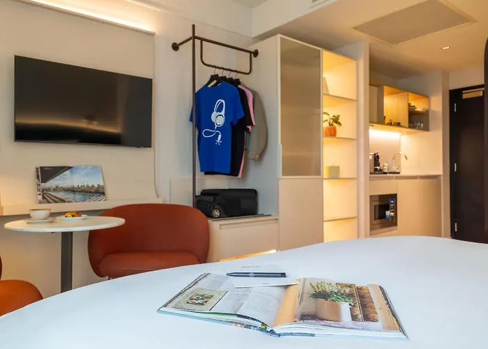 Hotel The Social Hub 4*